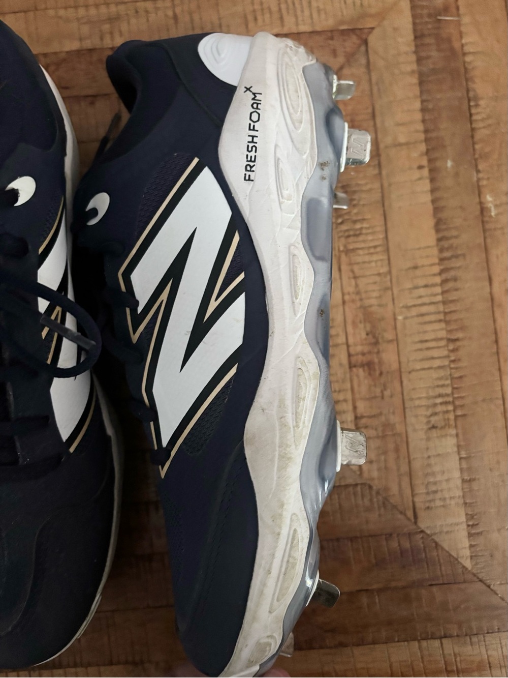 Mens 9.5 -New Balance Fresh Foam 3000v7 Molded Baseball cleats